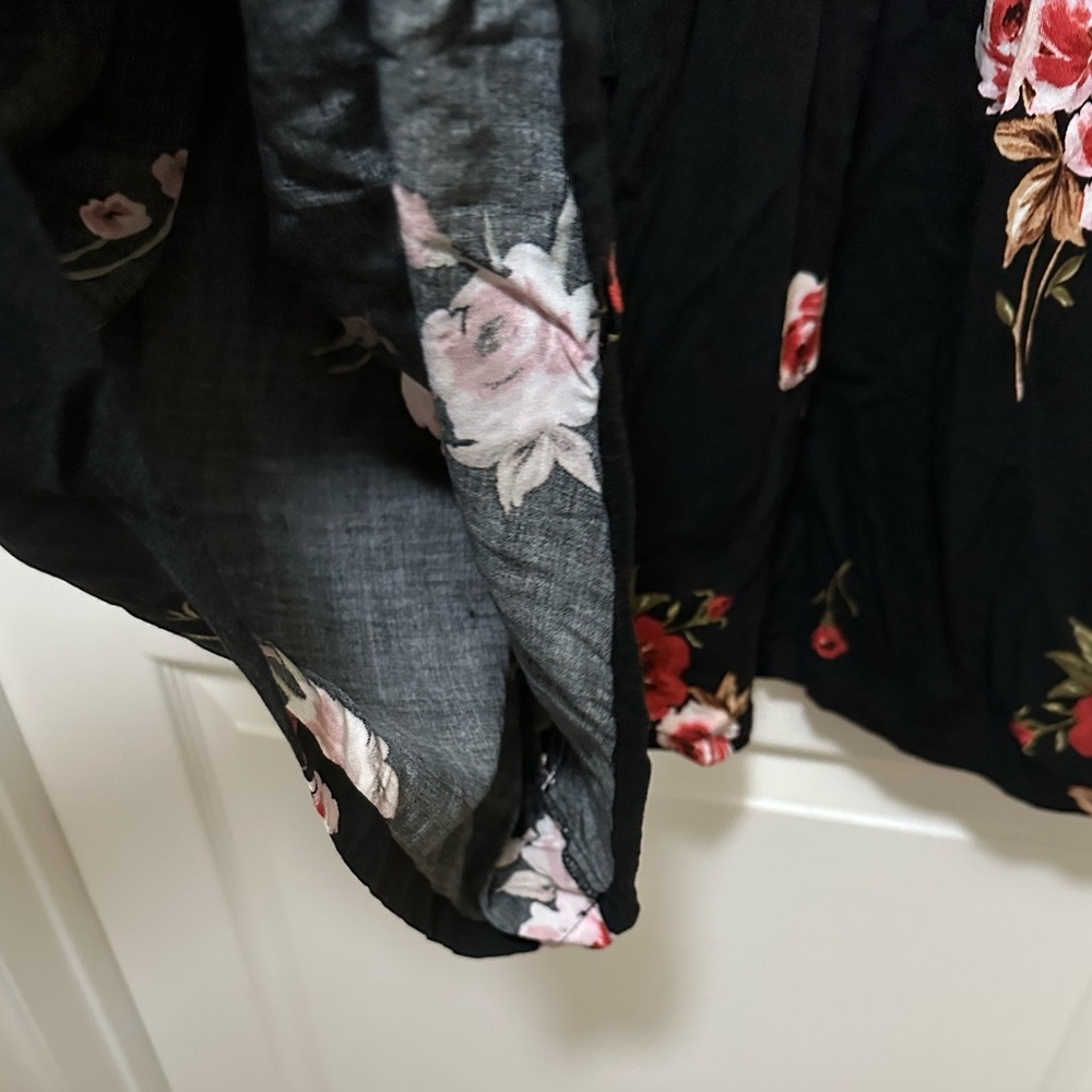 Torrid Black Floral Romper Button Front Keyhole Back Plus Size 3X Women - Picture 2 of 7